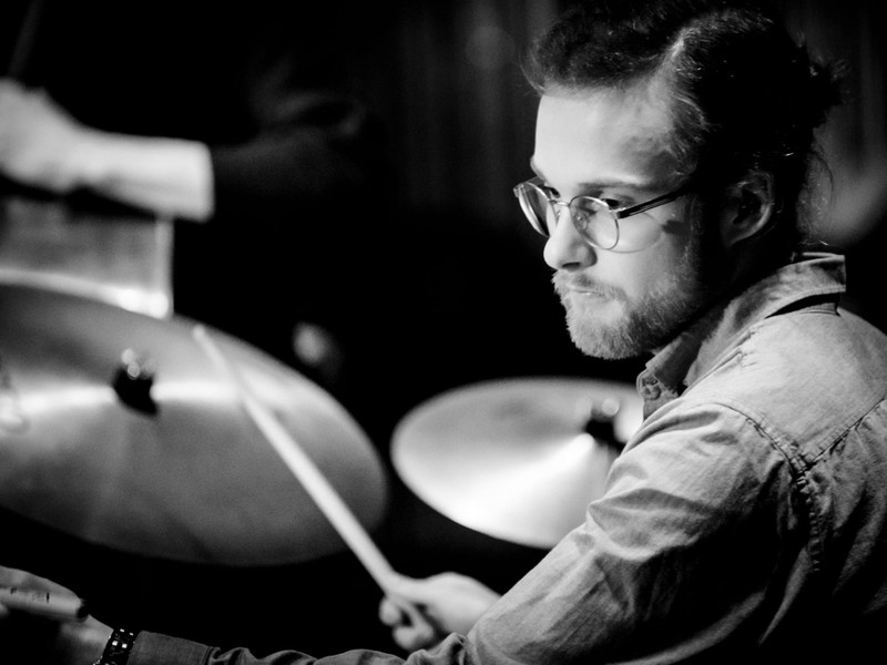 Jan-Phillip Meyer unterrichtet Drumset / Percussion bei der Musikschule der Hansestadt Lüneburg